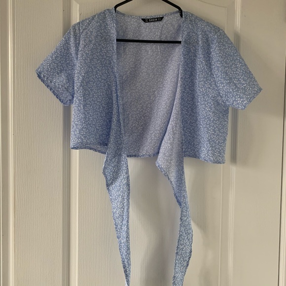 Floral Tie Up Crop - Picture 2 of 3